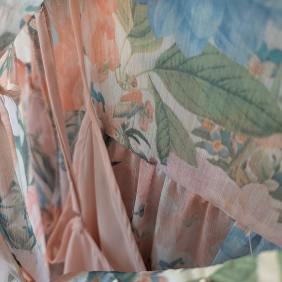 Olivaceous Pastel Floral Blouse - Picture 4 of 9